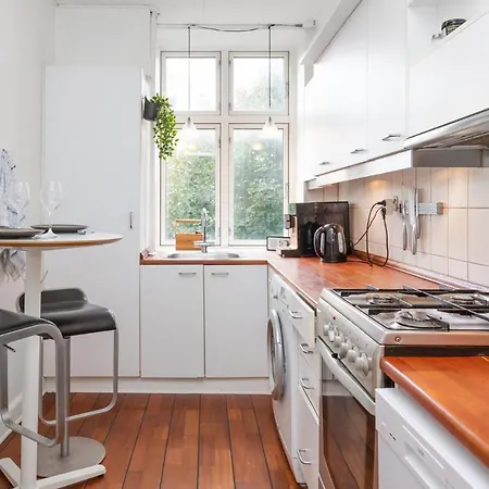 5 Min Fra Banegarden - Plads Til 4-personer Apartment *